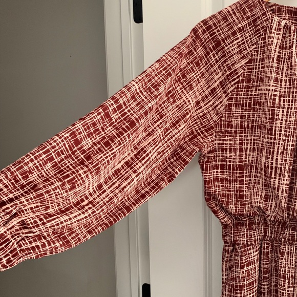 Prologue - Long sleeve crewneck midi dress (red) - Picture 5 of 16